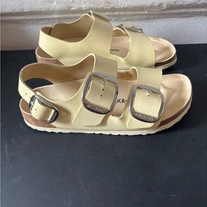 Milano Big Buckle in Butter Sz 41